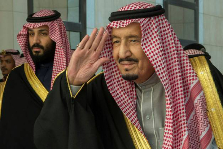 Regele saudit decapiteaza armata si inroleaza femei