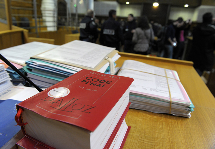 Justitia franceza dezbate sexul cu o minora de 11 ani