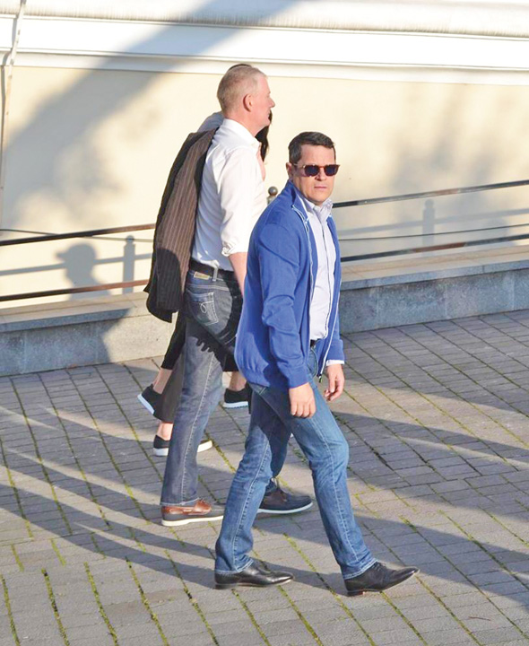 Hellvig, pe faras!