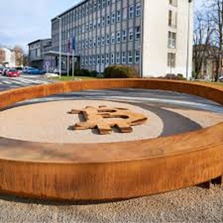 Primul monument pentru Bitcoin