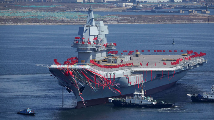 China scoate 175 de miliarde de dolari pentru armata