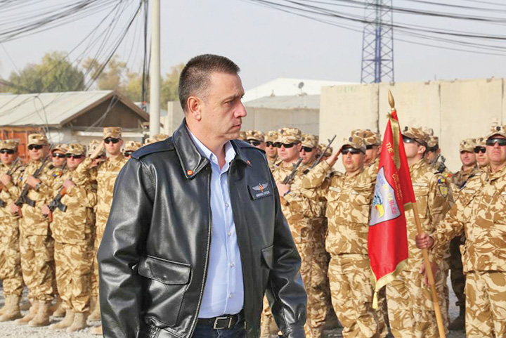 Cine-i ia cardul lui Fifor?!