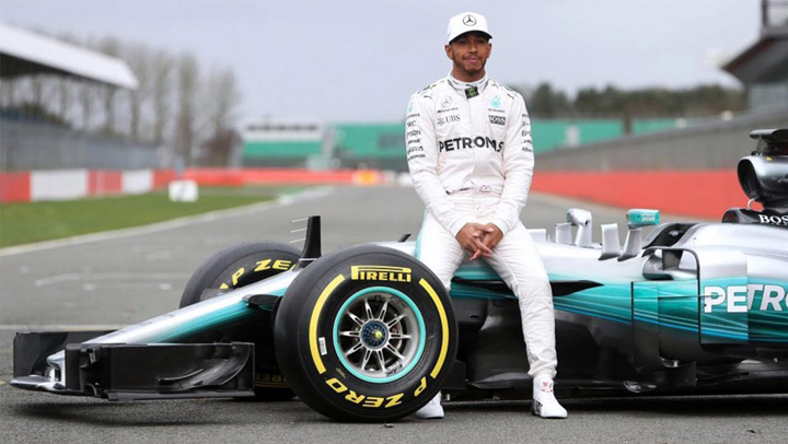 Lewis Hamilton, 880.000 de euro pe saptamana !