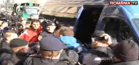 Congres PSD. Protestatari in fata Salii Palatului. Reactii in randul pesedistilor