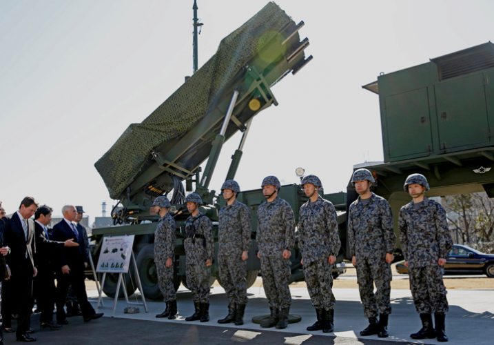 U.S. Vice President Mike Pence inspects PAC-3 missile interceptors with Japan's Defense Minister Onodera at the Defense Ministry in Tokyo - Ziarul National