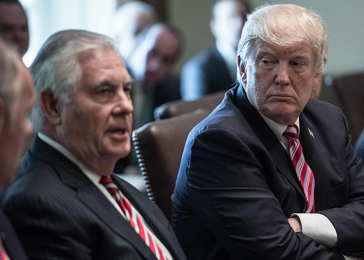Trump inlocuieste Externele cu CIA