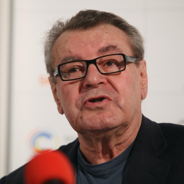 A murit regizorul Milos Forman