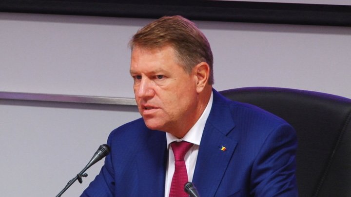 Iohannis, lasat pe langa referendum
