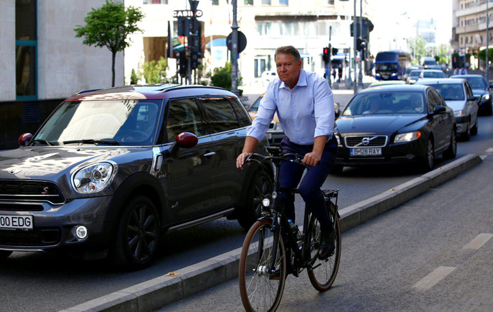 Biciclistul s-a apucat de politica