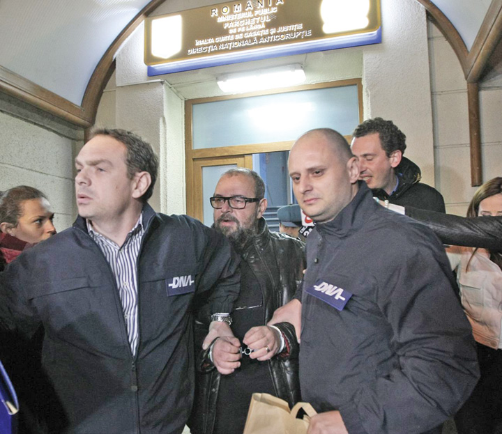 Procurorii, lasati de izbeliste de politisti!