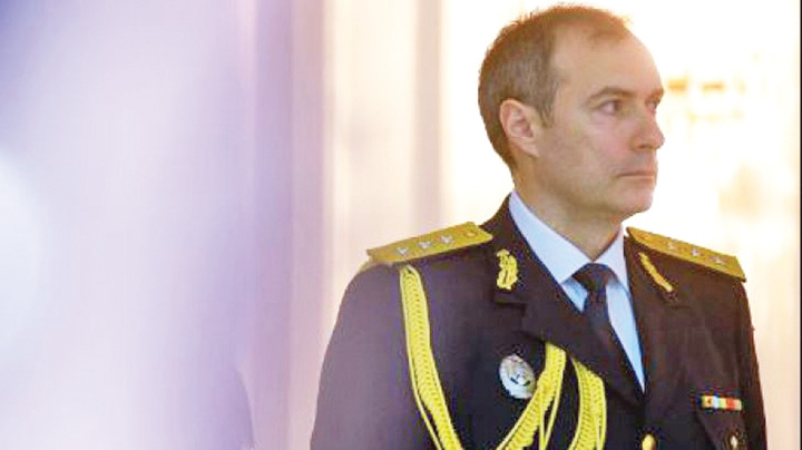 Premiera: sefii serviciilor secrete se acuza de tradare intre ei