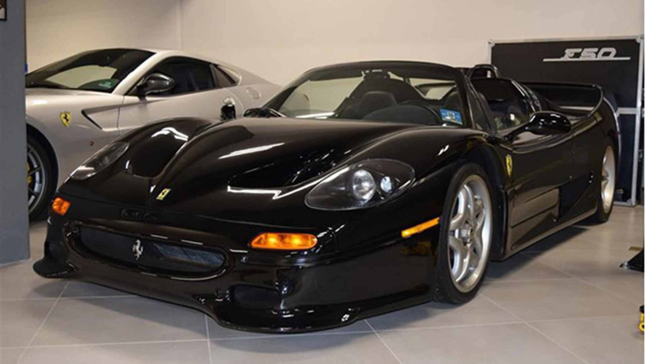 Cere 5 milioane de dolari pentru acest Ferrari