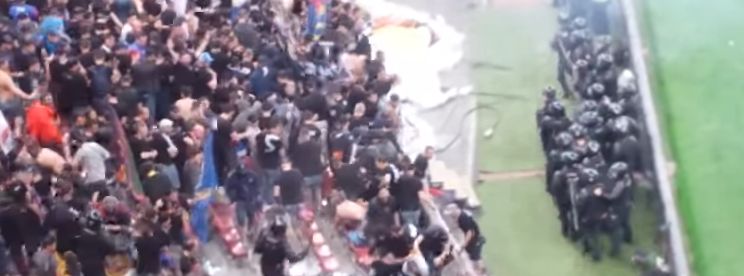 A plouat cu amenzi si interdictii dupa meciul Steaua-Academia Rapid (VIDEO)