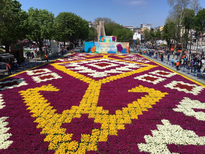 Istanbul se pregateste de Festivalul lalelelor