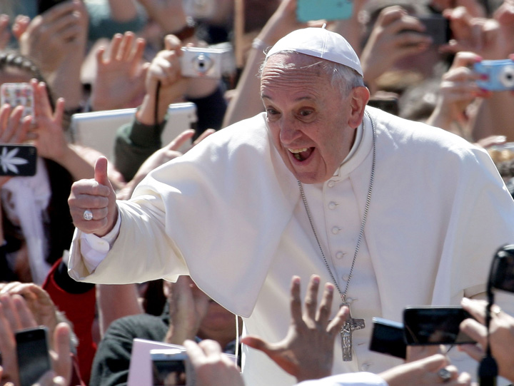 Papa Francisc a “facut cinste” de Sf. Gheorghe