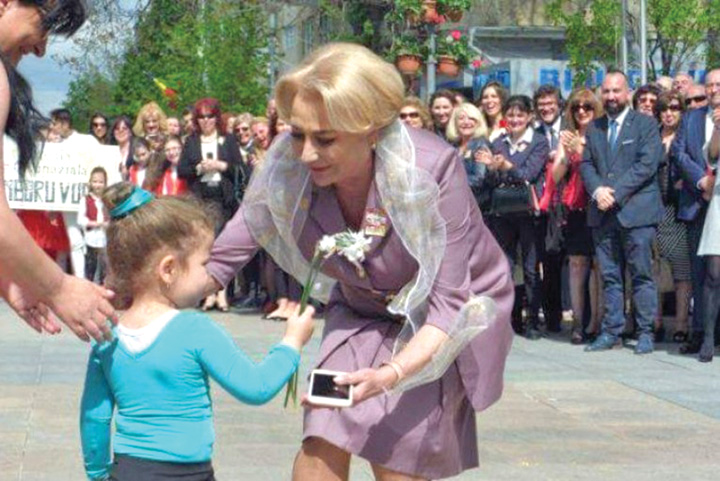 viorica_dancila_copil - Ziarul National