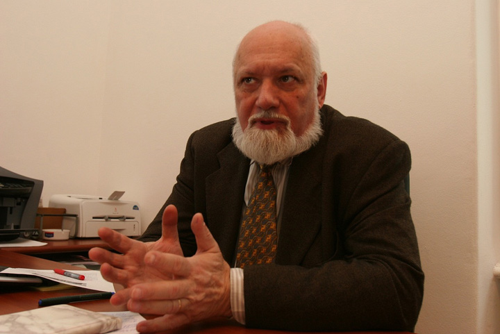PSD isi continua contra-revolutia