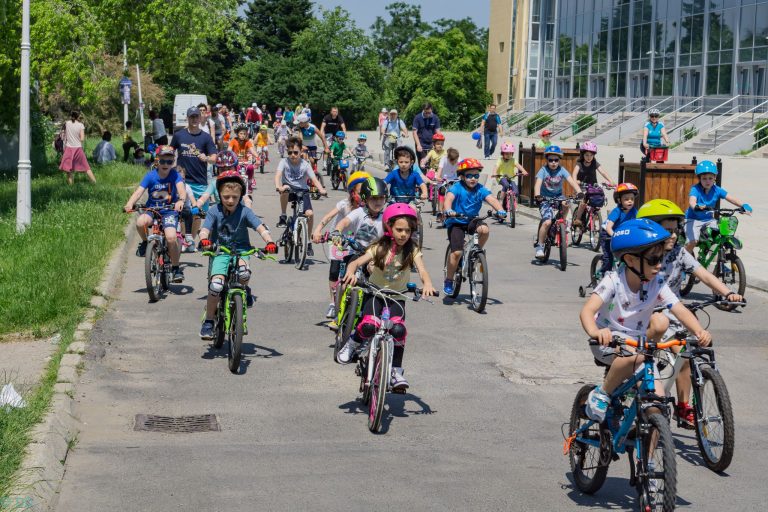 Pedalează si Reciclează de 01 iunie la ”Parada Micilor Bicicliști”