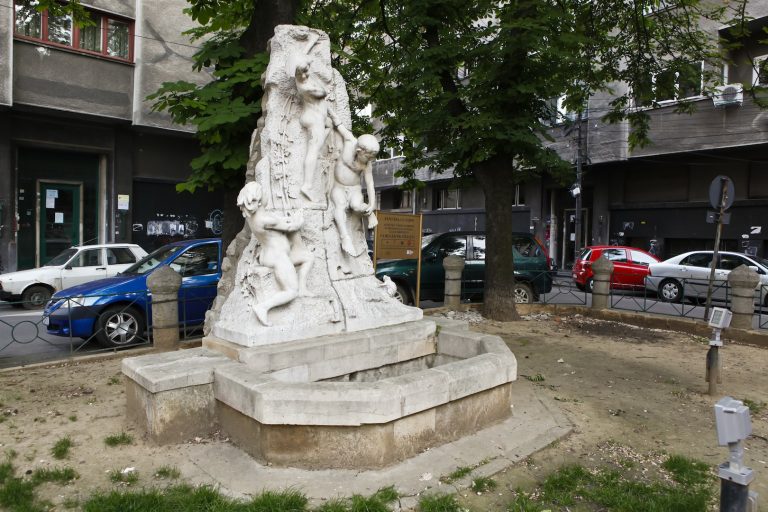 “Fântâna cu copii” a sculptorului Ioan Iordănescu