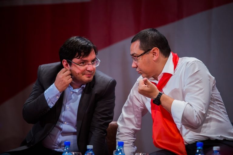 „Fratia curvelor” o pune de un nou partid