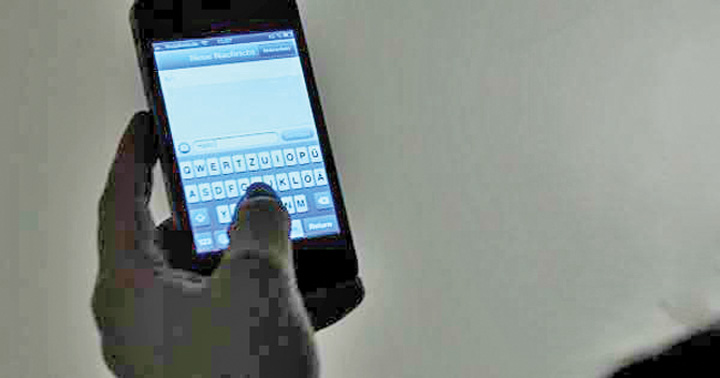 Roman condamnat la inchisoare  pentru ca i-a trimis fostei sotii 7.648 SMS-uri