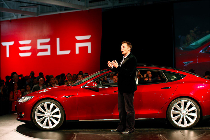 Tesla pierde bani cu nemiluita