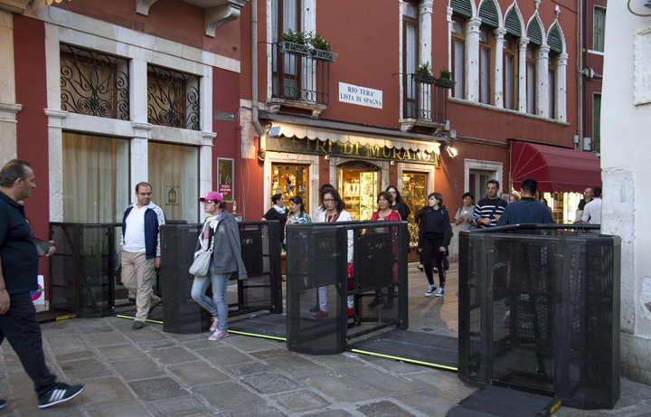 Venetia stranguleaza fluxul de turisti