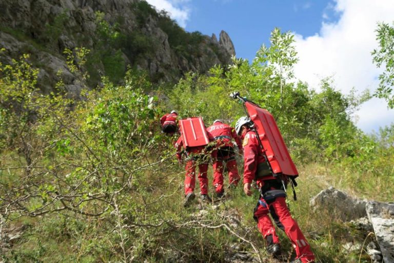 UPDATE: Turistul cautat in Bucegi dupa ce a cazut cu parapanta, gasit mort