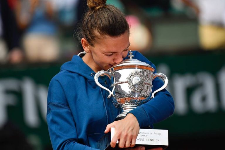 Cum s-a vazut in „Charlie Hebdo” victoria Simonei la Roland Garros