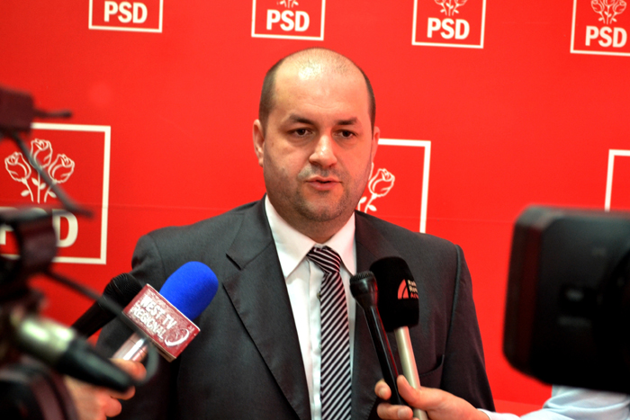 Consilier batut de un primar PNL. Conducerea PSD Arad ia atitudine 