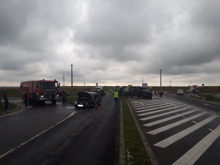 Accident cu un microbuz in Teleorman: patru oameni, dusi la spital