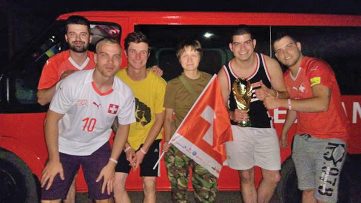 Fanii elvetieni s-au trezit pe front