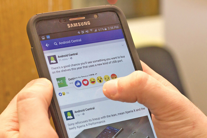 Facebook ajunge sac de box