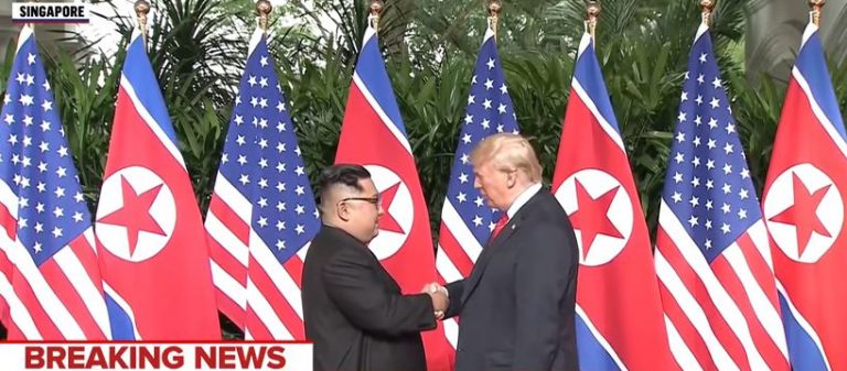 Presedintele american si liderul din Coreea de Nord au discutat si au dat mana, la Singapore