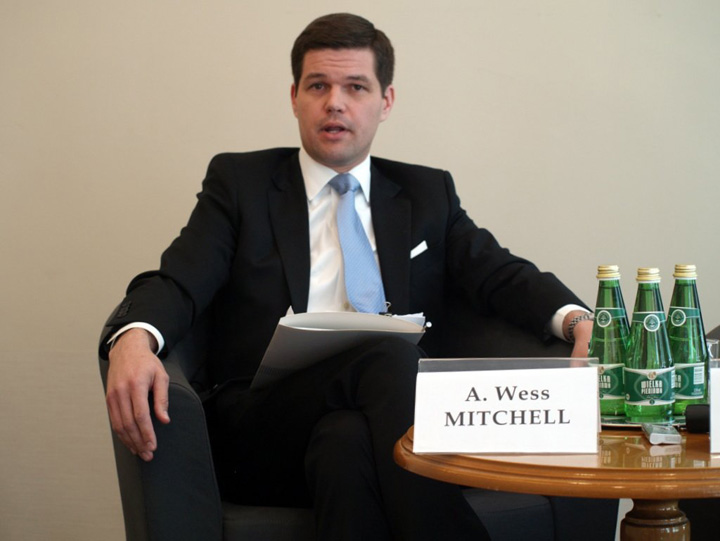 mitchell - Ziarul National