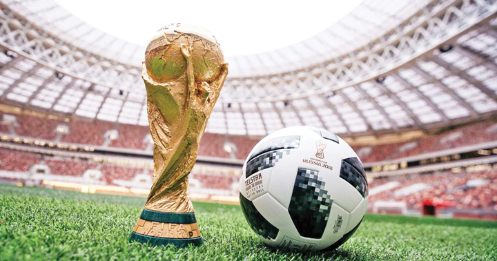 Mondialul de fotbal s-ar putea juca in trei tari