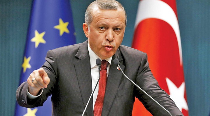 Peste 18.000 de functionari, destituiti de Erdogan