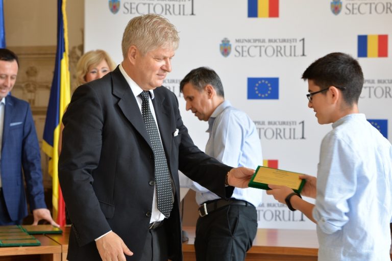 Tudorache a premiat juniorii pasionati de robotica