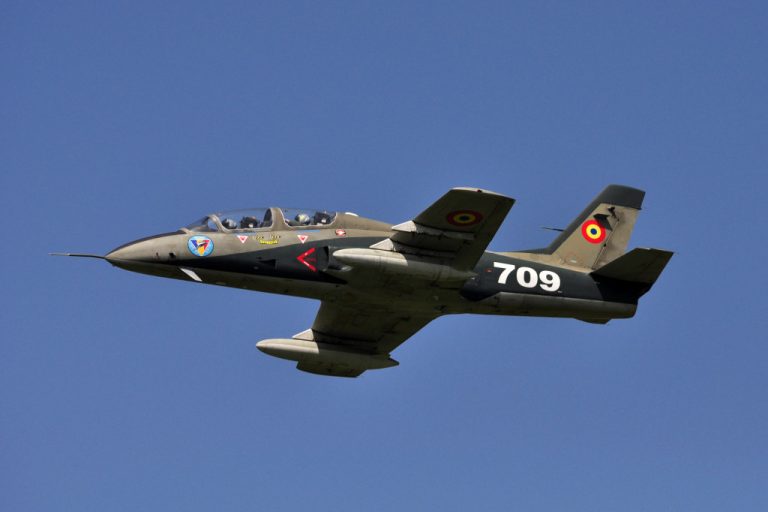 Un avion militar s-a prabusit in judetul Bacau