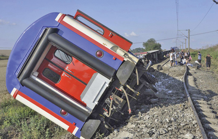 Tren deraiat in Turcia, 24 de morti