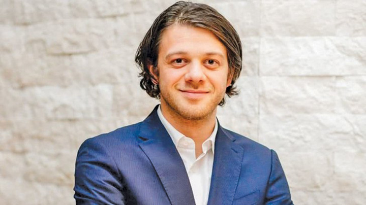 Afaceristul Victor Angelescu , actionar la Rapid