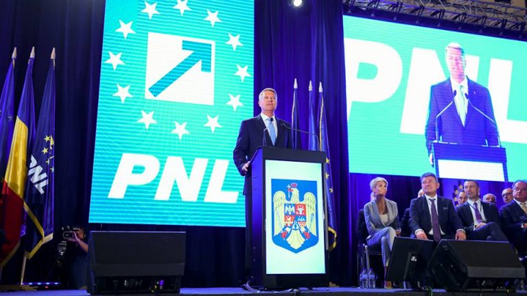 Iohannis, cu caciula-n mana la PNL de dragul inca unui mandat