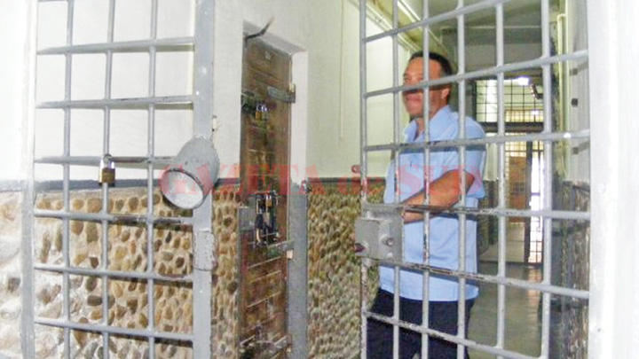 Detinutii vor avea o vara de libertate, gardienii intra in greva