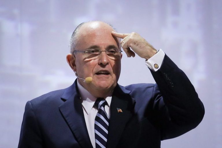Rudolph Giuliani vine in Romania