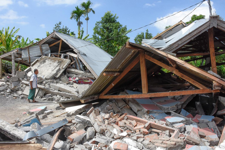 Cel putin 149 de morti in Indonezia