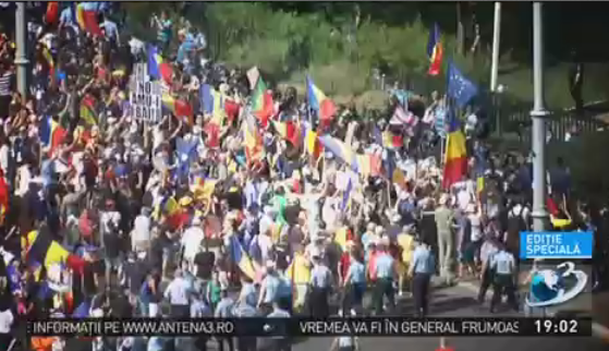 Incidente la miting. Zeci de oameni in grija medicilor. S-au folosit gaze lacrimogene/Recomandarea Jandarmeriei