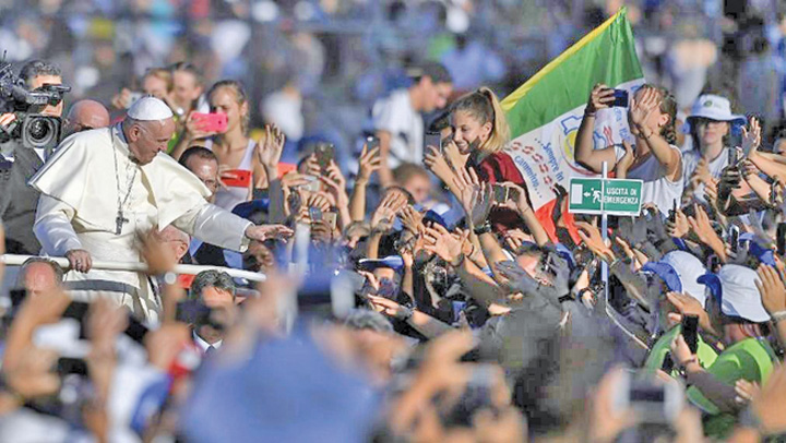 Papa Francisc:  “In dragoste trebuie sa pui toata carnea pe gratar”