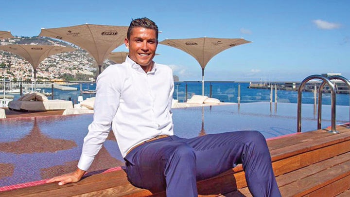 Ronaldo, al saselea hotel CR 7