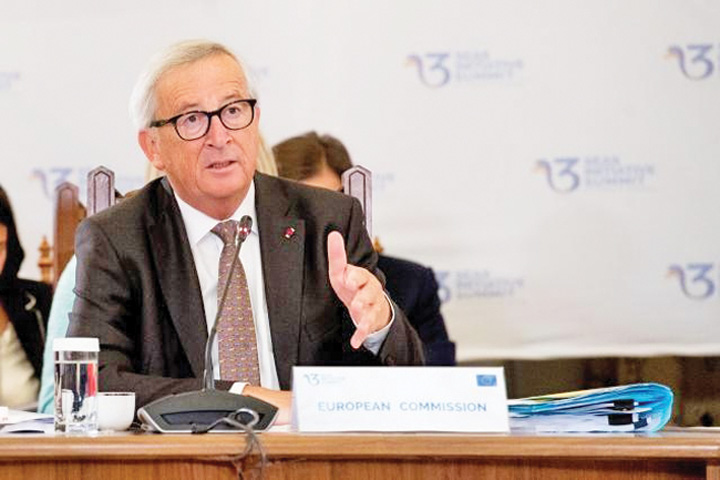 Juncker: Europa trebuie sa respire cu doi plamani