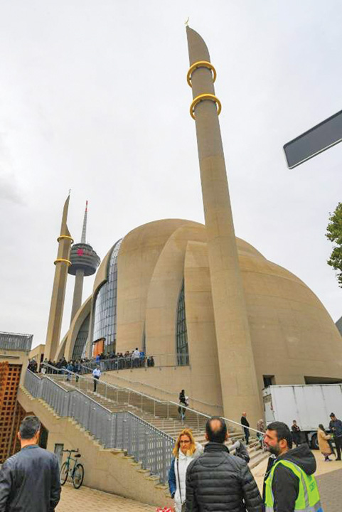 Erdogan, aroganta sub nasul lui Merkel